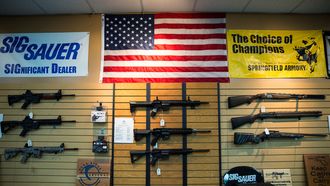 Een Amerikaanse rechter heeft het verbod op aanvalswapens in Californië teruggedraaid.