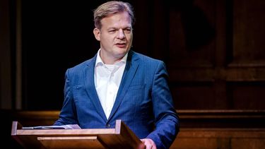 AMSTERDAM - Partijleider Pieter Omtzigt (NSC) tijdens de HJ Schoo-lezing in de Rode Hoed. De jaarlijkse lezing wordt georganiseerd door de redactie van EW. ANP REMKO DE WAAL