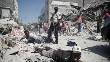 Oxfam hield seksfeesten na aardbeving Haïti  