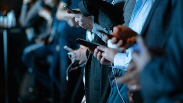 Smartphone met abonnement goedkoper dan zonder, dit levert het je op