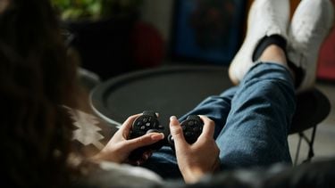 Schermtijd, scrollen en gamen maken tieners niet automatisch somber, blijkt uit groot onderzoek