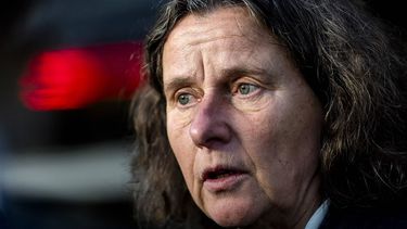 SELLINGEN - Minister van Asiel Marjolein Faber (PVV) staat de pers te woord na afloop van een gesprek met het college van burgemeester en wethouders en met de fractievoorzitters van de gemeenteraad van Westerwolde. Daar werd onder andere gesproken over de aanpak van kansarme en overlast gevende asielzoekers. ANP REMKO DE WAAL