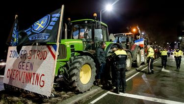 De boeren zijn terug: Via A12 Den Haag binnen 