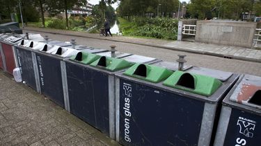 Kat Smoezel gered uit afvalcontainer.  / ANP