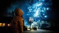 MAASDAM - Buurtbewoners in Maasdam luiden met vuurwerk het nieuwe jaar in. ANP JEFFREY GROENEWEG