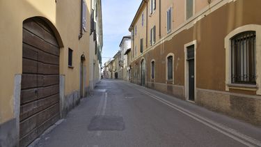 Lege straten in 'epicentrum' uitbraak Italië, zeker 100 besmettingen