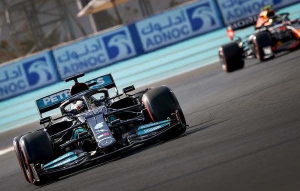 Lewis Hamilton en Max Verstappen in Abu Dhabi op het Yas Marina Circuit, wereldtitel, formule 1