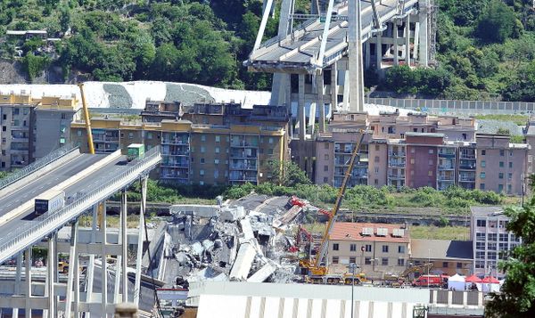 Op de foto de ingestorte brug van Genua