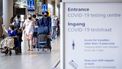 Een foto van de coronatest op Schiphol in augustus