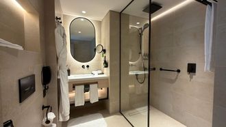 Sanitairkamer-pexels-misbaa-eri-426041722-37734660