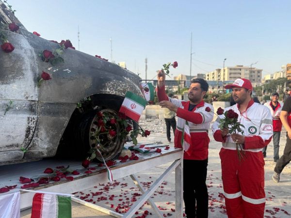 Iran atakuje Izrael