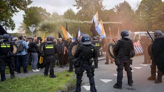 DEN HAAG - Demonstranten tijdens een protest onder de noemer 'Wij Zijn Het Volk' op het Malieveld. LINA SELG / ANP