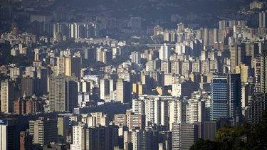 General view of Caracas at dawn on January 1, 2026. 
Federico PARRA / AFP