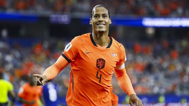 ARLINGTON - Virgil van Dijk of Nederland viert de 1-0 tijdens het FIFA-wereldkampioenschap voetbal 2026 groep F wedstrijd tussen Nederland en Japan in het Dallas Stadion op 14 juni 2026 in Arlington, Verenigde Staten. KOEN VAN WEEL / ANP