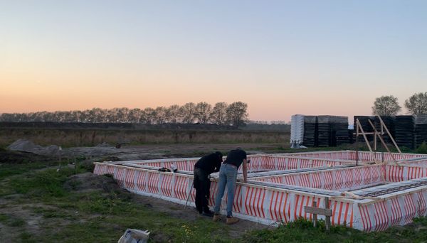 Deze vier jongeren bouwen samen één huis: '