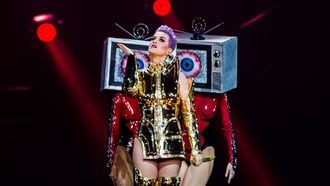 Video: Katy Perry fietst gewoon door Amsterdam