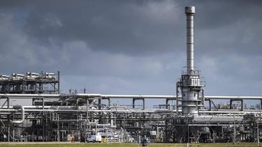 GRIJPSKERK - De ondergrondse gasopslag in Grijpskerk. De Nederlandse gasvoorraden zijn geslonken naar 5,8 procent. Dat is de laagste vullingsgraad in tien jaar. De grootste gasvoorraad, in Norg in Drenthe, is nagenoeg leeg. De voorraden in Alkmaar en Grijpskerk zijn voor minder dan 1 procent gevuld. JILMER POSTMA / ANP