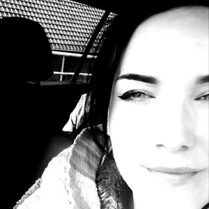 Sanne Kettenis (schrijfnaam sanseveria)
