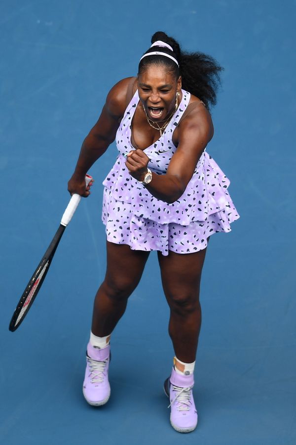 Een foto van een juichende Serena Williams