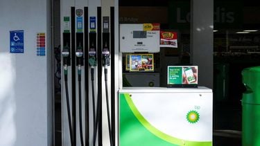 This photo taken on January 30, 2026 shows the logo of multinational oil and gas company BP pictured on a fuel pump at a petrol station in London. BP is set to announce its full-year results on February 10.
CARLOS JASSO / AFP