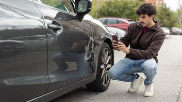 Mensen die parkeerschade veroorzaken, rijden vaker door, maar dat kan je honderden euro's kosten