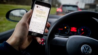 smartphone achter het stuur