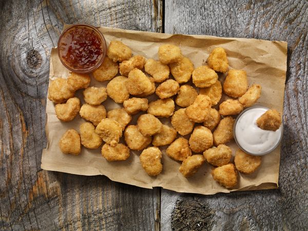 Singapore eerste land wat 'kipnuggets uit het lab' goedkeurt