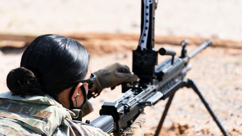 Hoe zou een moderne dienstplicht er nu uitzien? 'Ongetraind naar het front sturen zou onmenselijk zijn'