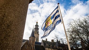 MIDDELBURG - Devlag van Zeeland, gezien aan het provinciehuis van Zeeland. ANP JONAS ROOSENS