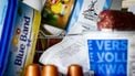 ILLUSTRATIEF - Volgens de inflatiecijfers van het CBS zijn een flink aantal producten in de supermarkt ten opzichte van juni 2021 een stuk duurder geworden. Bijvoorbeeld dagelijkse producten zoals zuivel, bier, vlees, fruitconserven, olijfolie, koffie, bloem en granen zijn wel 15 tot 25 procent duurder geworden ten opzichte van vorig jaar. ANP KOEN VAN WEEL