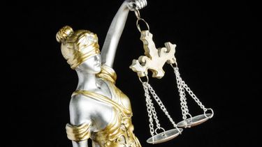 ROTTERDAM - Een beeld van Vrouwe Justitia, het symbool van rechtvaardigheid. ANP  LEX VAN LIESHOUT