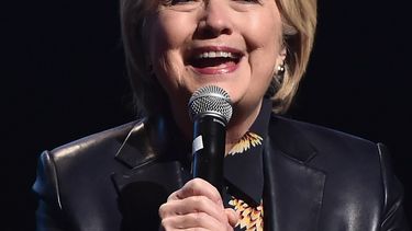  Clinton verrast Grammy's met Trump-parodie. / AFP