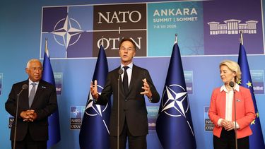 epa13095251 NATO Secretary General Mark Rutte (C), speaks at a press conference with European Council President Antonio Costa (L) and European Commission President Ursula von der Leyen (R) during the NATO Defense Industry Forum in Ankara, Turkey, 07 July 2026. The summit takes place on 07–08 July, focusing on strengthening defense industrial production and securing long-term military aid for Ukraine.  EPA/GEORGI LICOVSKI