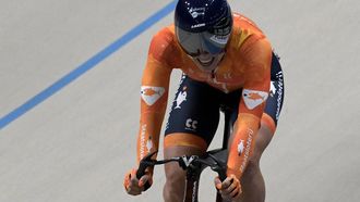 Netherlands' #34 Lorena Wiebes smiles after winning the women's omnium IV event final at the 2025 UCI Track World Championships, in the Penalolen Velodrome in Santiago, on October 24, 2025. 
Rodrigo ARANGUA / AFP