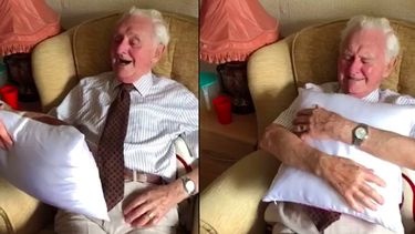 Hoogbejaarde man (94) dolblij met kussen met foto van overleden vrouw