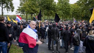 DEN HAAG - Demonstranten tijdens een protest onder de noemer 'Wij Zijn Het Volk' op het Malieveld. LINA SELG / ANP