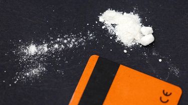 DEN HAAG - Cocaine bij het Nederlands Forensisch Instituut (NFI). De Eerste Kamer bespreekt een wet die het mogelijk maakt om designerdrugs te verbieden. ANP RAMON VAN FLYMEN