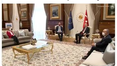Erdogan, Michel en Von der Leyen tijdens 'sofagate'