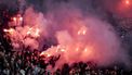 EINDHOVEN - Supporters steken vuurwerk af op de tribune tijdens de Nederlandse Eredivisie wedstrijd tussen PSV en FC Utrecht in het Philips stadion op 4 april 2026 in Eindhoven, Nederland. TOBIAS KLEUVER / ANP