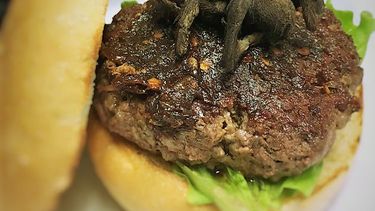 Restaurant choqueert bezoekers met tarantulaburger