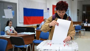A woman casts her ballot for Russia's parliamentary election at a polling station in Klimovsk - the microdistrict of the town of Podolsk in the Moscow region, on September 19, 2026. 
Igor IVANKO / AFP