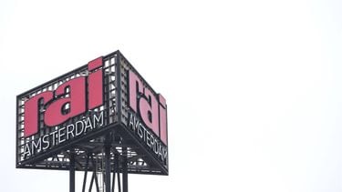 AMSTERDAM - Logo van RAI Amsterdam. Het congrescentrum gaat zo'n 30 procent van de banen schrappen omdat het zwaar te lijden heeft onder de coronacrisis. ANP PIETER STAM DE JONGE
