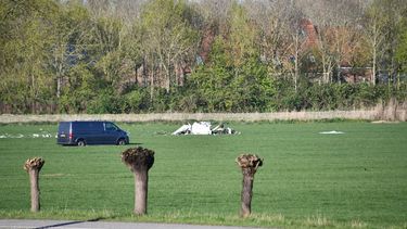 RITTHEM - Bij het Zeeuwse dorp Ritthem is een sportvliegtuig neergestort. Het vliegtuigje is in een weiland naast de snelweg A58 gecrasht. PROVICOM / ANP