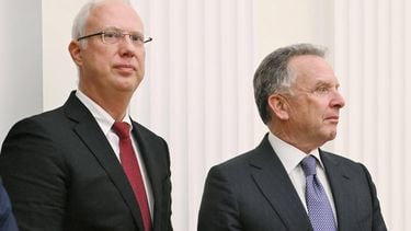 epa12565009 US Presidential Envoy Steve Witkoff (R) and and Kirill Dmitriev (L), CEO of the Russian Direct Investment Fund (RDIF), Special Representative of the President of the Russian Federation for Investment and Economic Cooperation with Foreign Countries, attend a meeting with Russian President Vladimir Putin (not pictured) at the Kremlin in Moscow, Russia, 02 December 2025. Putin received Witkoff and Kushner to discuss US President Trump's 'peace plan' for Ukraine.  EPA/KRISTINA KORMILITSINA / SPUTNIK / KREMLIN POOL MANDATORY CREDIT