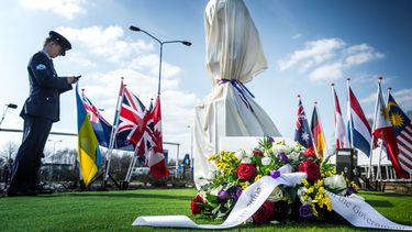 MH17-monument onthuld bij vliegbasis Eindhoven