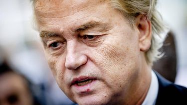 2023-11-22 09:09:11 DEN HAAG - Lijsttrekker van de Partij voor de Vrijheid (PVV) Geert Wilders brengt zijn stem uit voor de Tweede Kamerverkiezingen. ANP REMKO DE WAAL