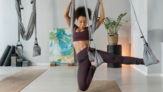 aerial silk workout workouts sportschool alternatief