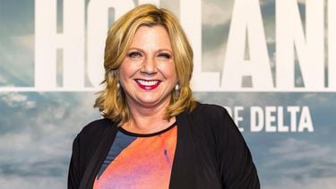 UTRECHT - Loretta Schrijver op de blauwe loper bij de de gloednieuwe CineMec bioscoop in Utrecht Leidsche Rijn voor de premiere van de natuurfilm Holland – Natuur in de Delta. ANP KIPPA LEX VAN LIESHOUT
