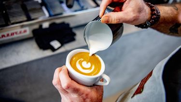AMSTERDAM - Verse Italiaanse koffie in de RAI op de eerste dag van de Horecava, de jaarlijkse vakbeurs voor professionals voor de horeca. ANP ROBIN UTRECHT