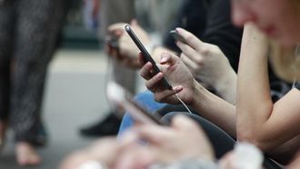 Seks, smartphone, smartphoneverslaving, telefoonverslaving whatsapp op iphone